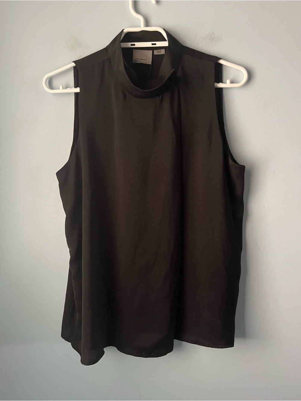 NWT Vero Moda Black Wrap Sleeveless Flowy Mock Neck Top Size L
